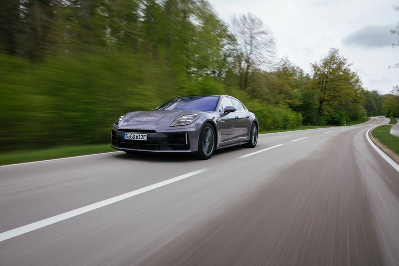 2024-porsche-panamera-4-e-hybrid-101-6643725e1ec95