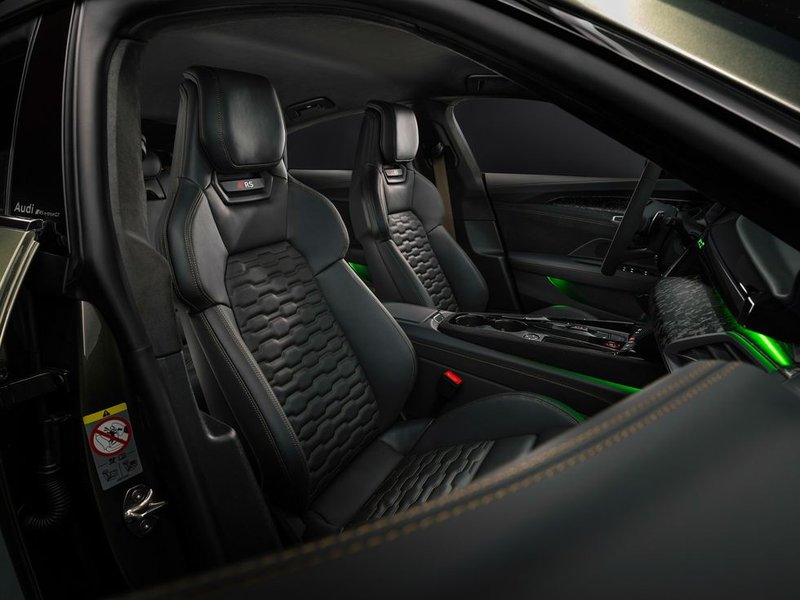 2025-audi-e-tron-gt-interior-101-6671ae08e02e9