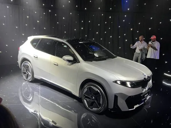 BMW iX3 нового покоління NA5 презентували в Києві: 805 км запасу ходу і заряджання за 10 хвилин